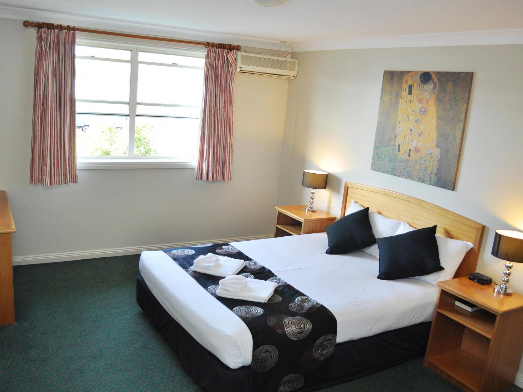 Meadowbrook Hotel Brisbane Loganlea Exterior photo